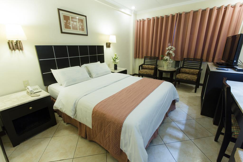 Goldenfield Kundutel Hotel Bacolod Kültér fotó
