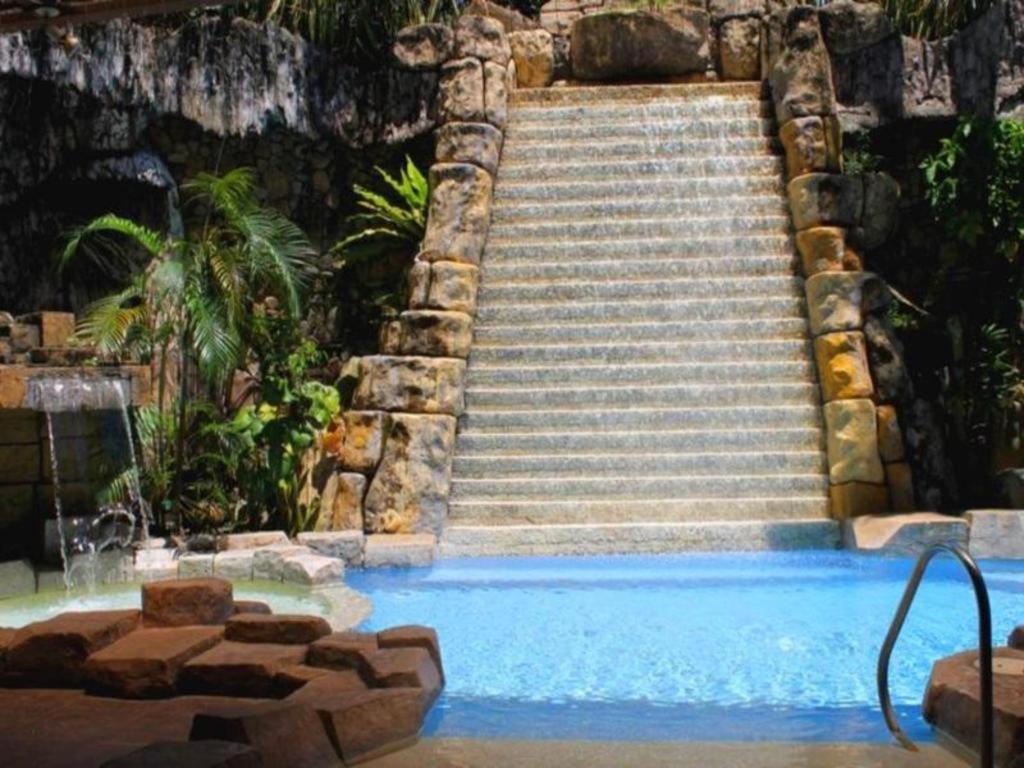 Goldenfield Kundutel Hotel Bacolod Kültér fotó