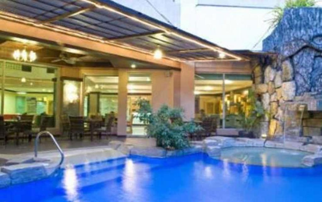 Goldenfield Kundutel Hotel Bacolod Kültér fotó