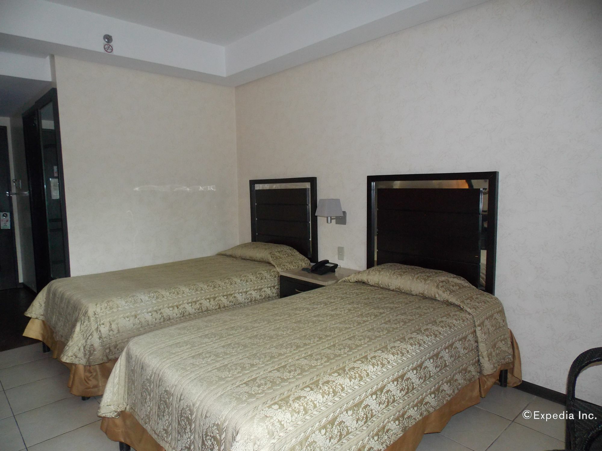 Goldenfield Kundutel Hotel Bacolod Kültér fotó