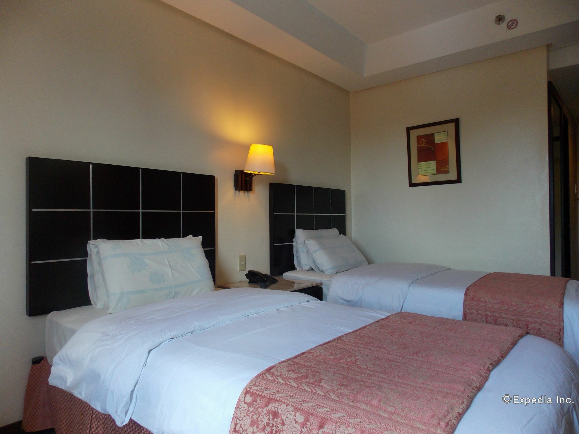 Goldenfield Kundutel Hotel Bacolod Kültér fotó